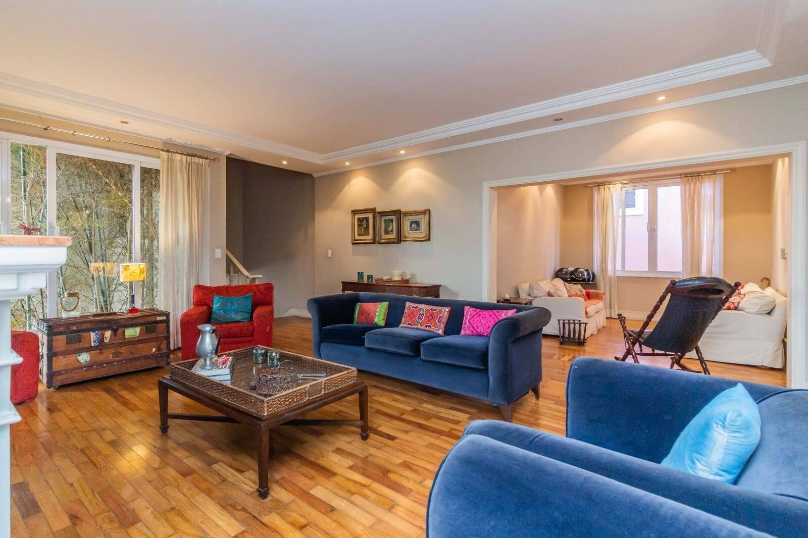 Casa de 560 m² no Jardim Leonor — foto 5 de 6