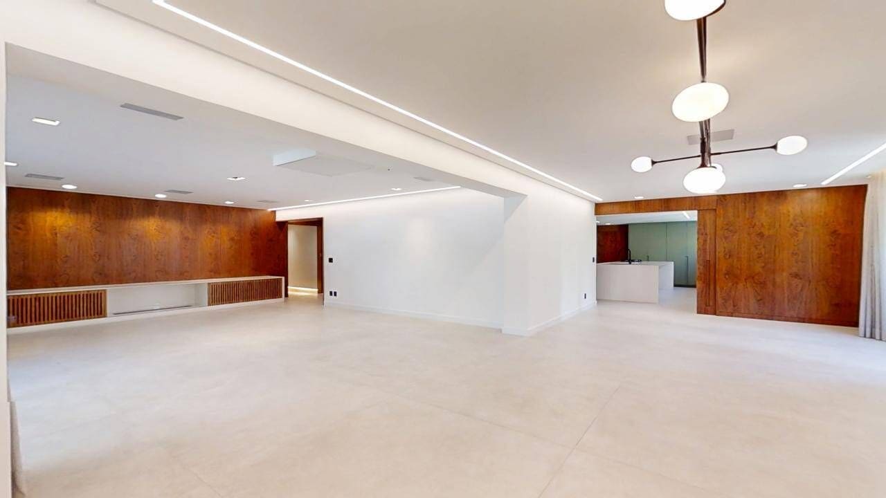Apartamento clássico de 267 m² no Morro dos Ingleses — foto principal