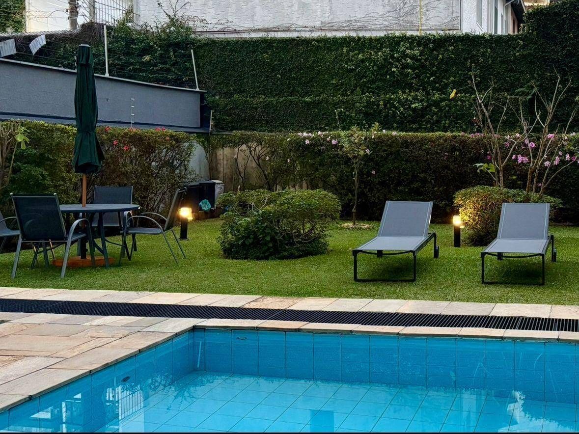 Apartamento de dois dormitórios com varanda em Pinheiros — foto principal