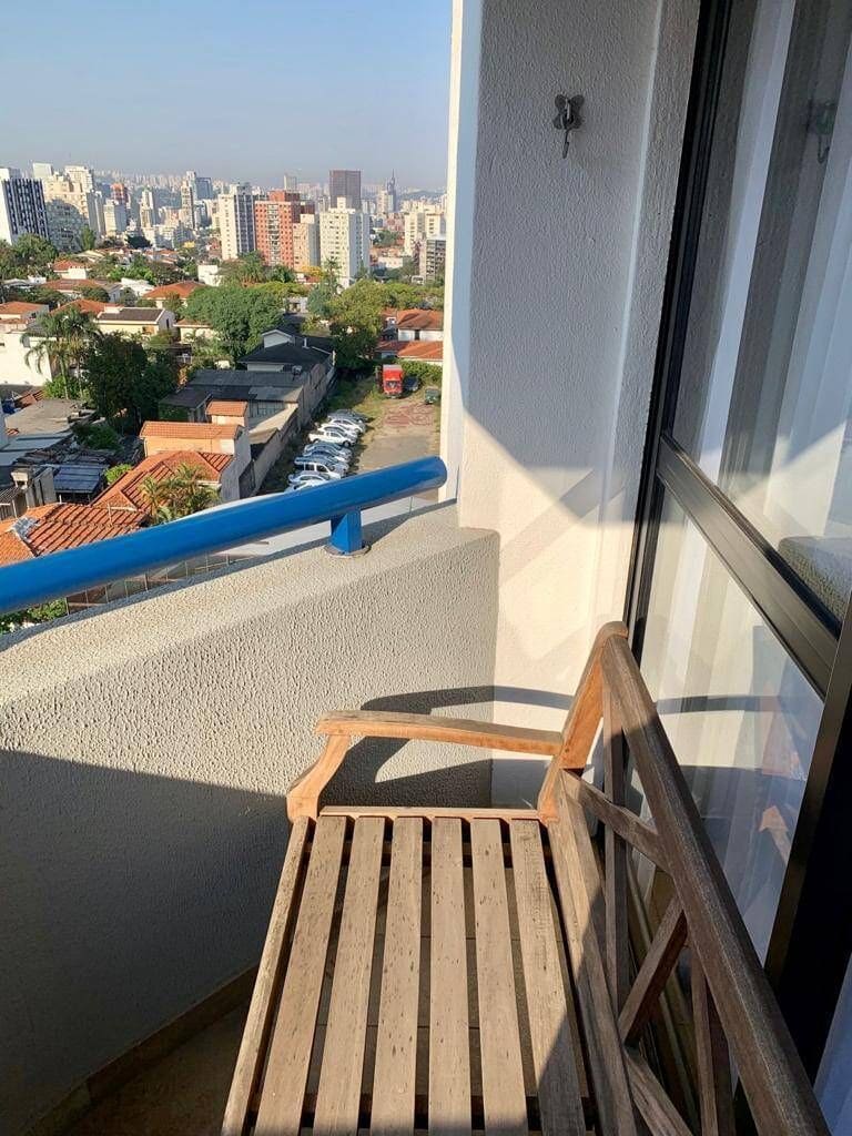 Apartamento de dois dormitórios com varanda em Pinheiros · foto 9 de 14