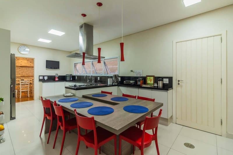 Casa de 560 m² no Jardim Leonor — foto 7