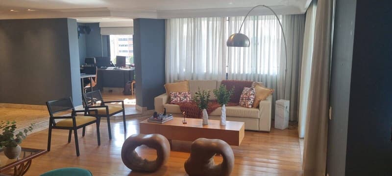 Apartamento de 235 m² com 3 suítes em Moema — Moema, São Paulo