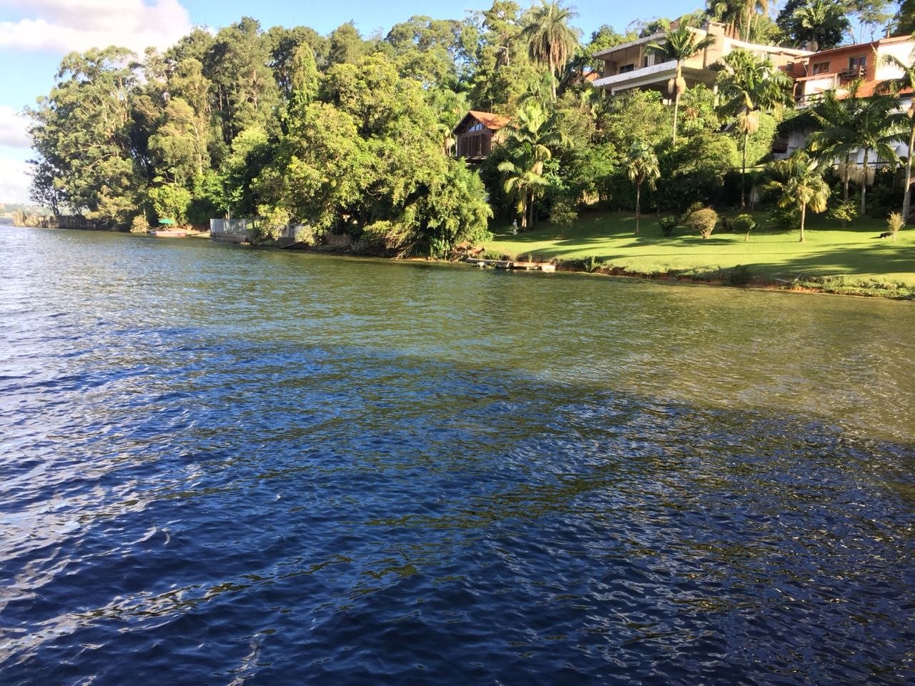 Mansão com 8 dormitórios à beira da Represa de Guarapiranga